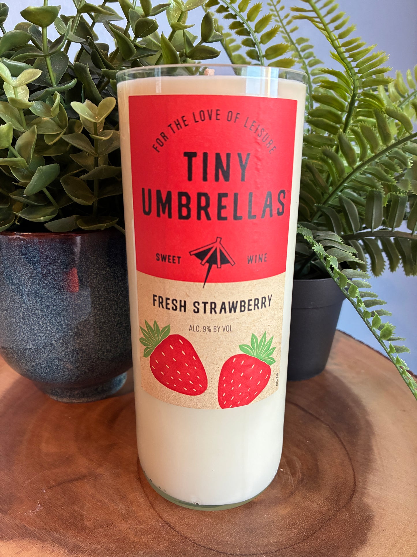 Tiny Umrellas Wine Candle