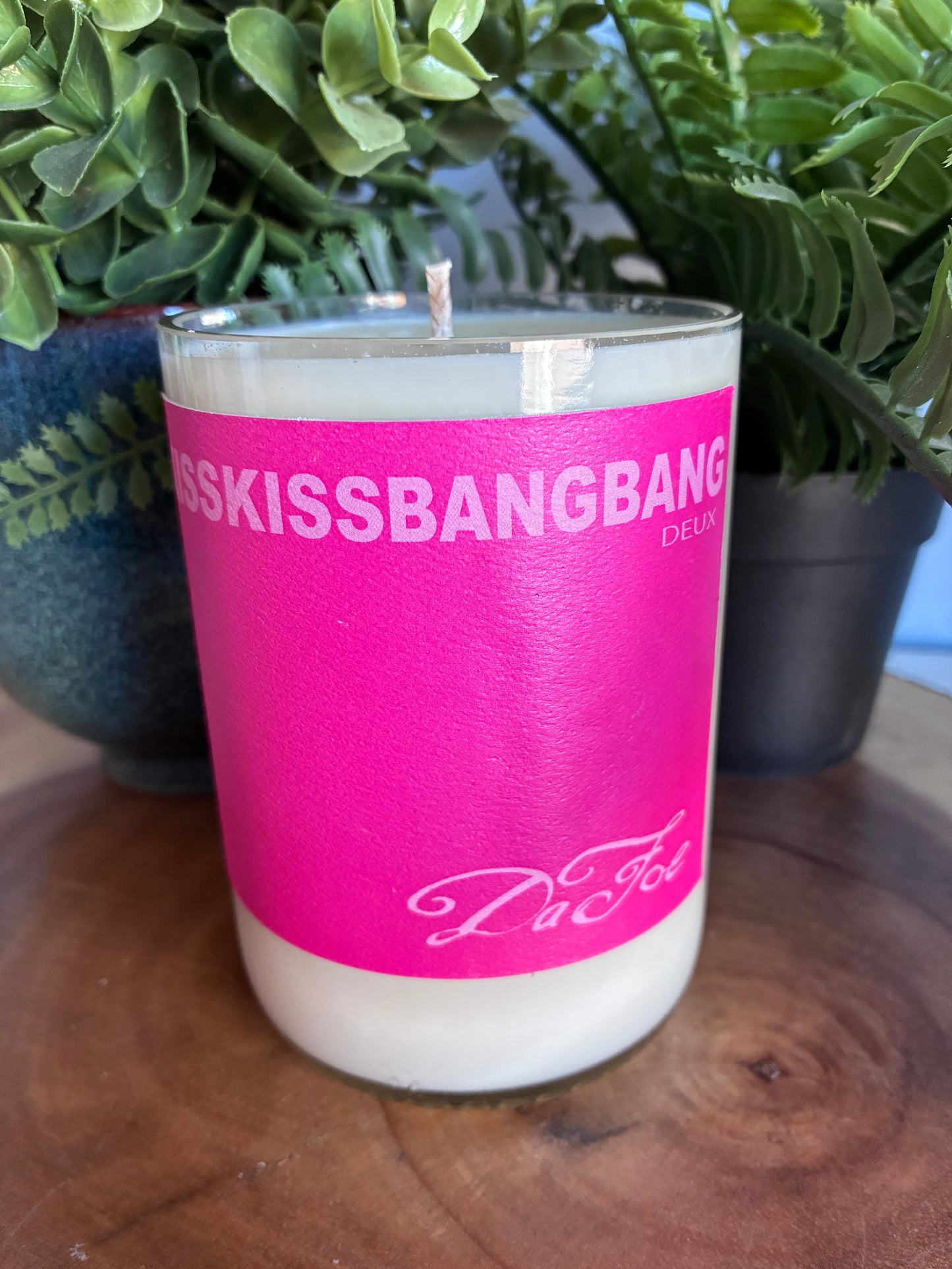 KissKiss BangBang Rosé Wine Candle